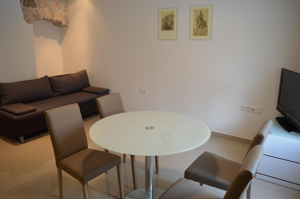 Mila Apartment Sinj Extérieur photo
